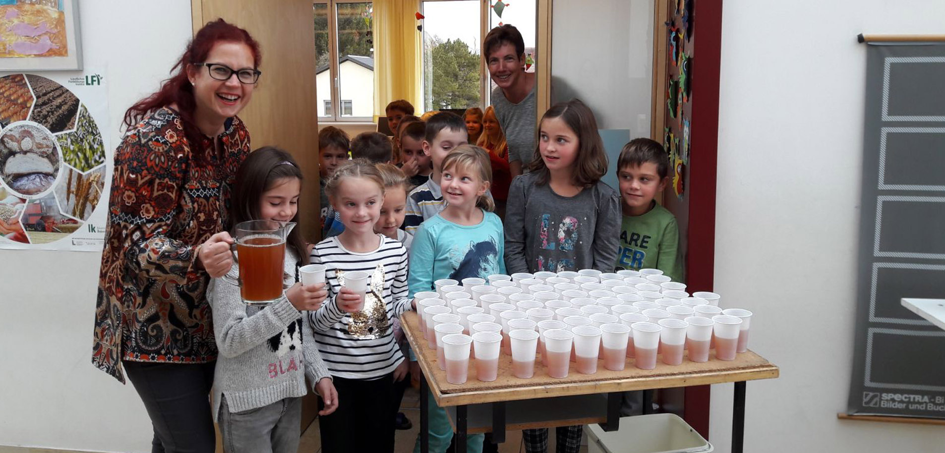 Süßmost an der Schule gesponsert vom Elternverein